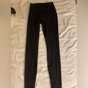 Black lululemon wunder under leggings size 4.